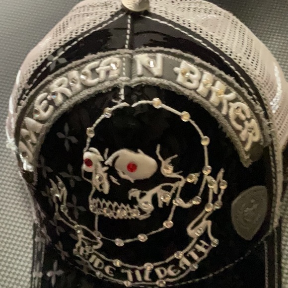 Used - Picture 4 of 8